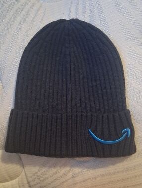 NEW Amazon Beanie extra soft, ribbed knit beanie with embrodiered Prime logo